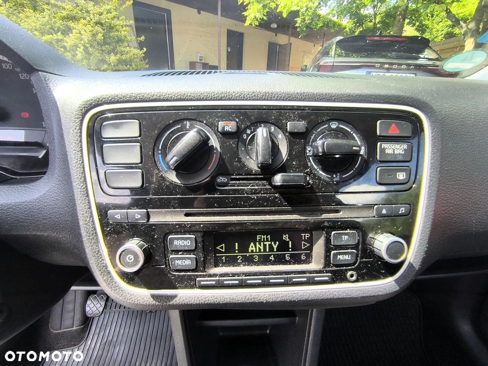 Volkswagen up! 1.0 take CityLine - 14