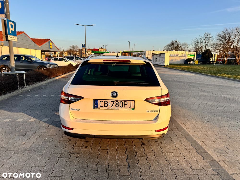 Skoda Superb 2.0 TDI Style DSG7 - 8