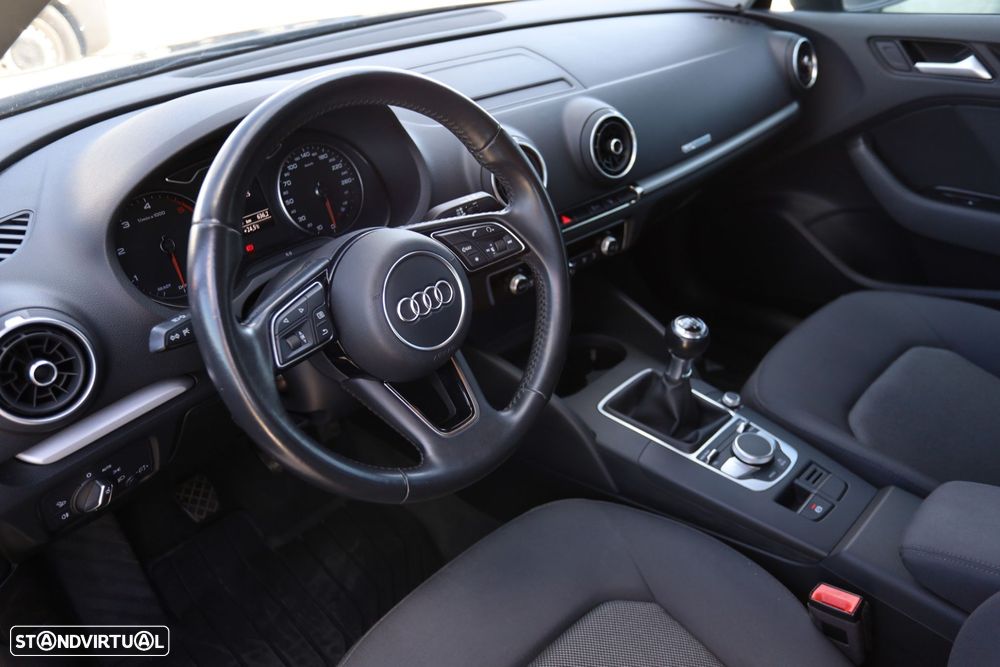 Audi A3 Sportback 1.6 TDI Design - 8