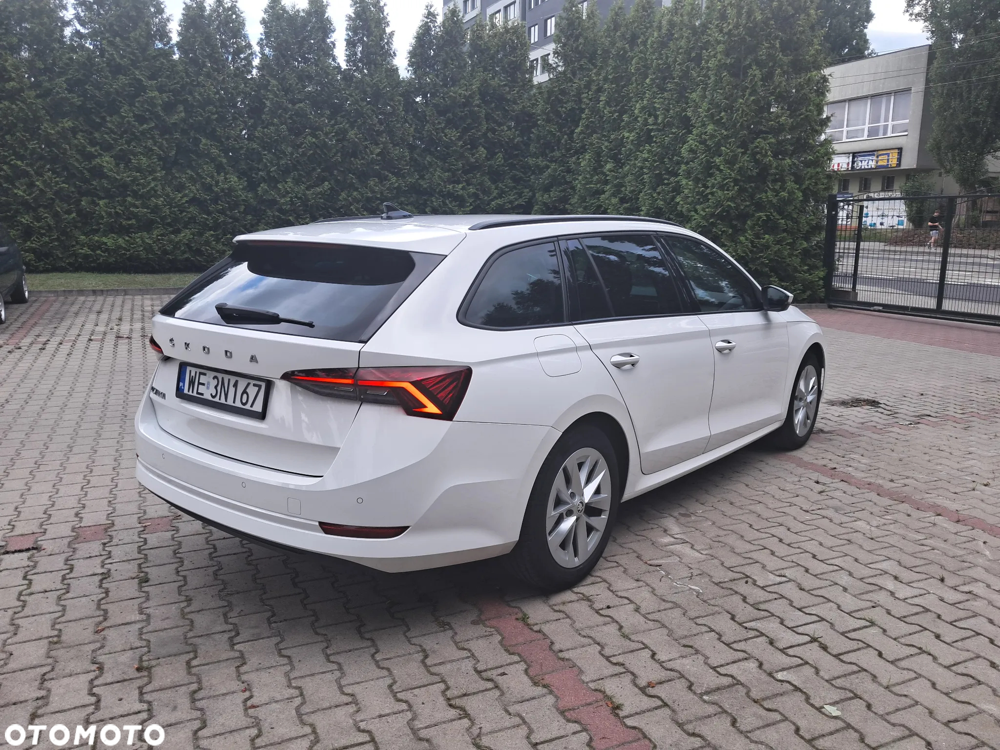 Skoda Octavia 2.0 TDI Ambition DSG - 4