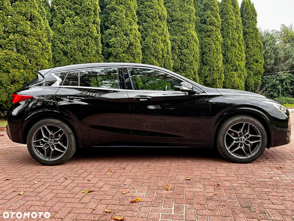 Infiniti Q30 1.6t Sport 7DCT - 4
