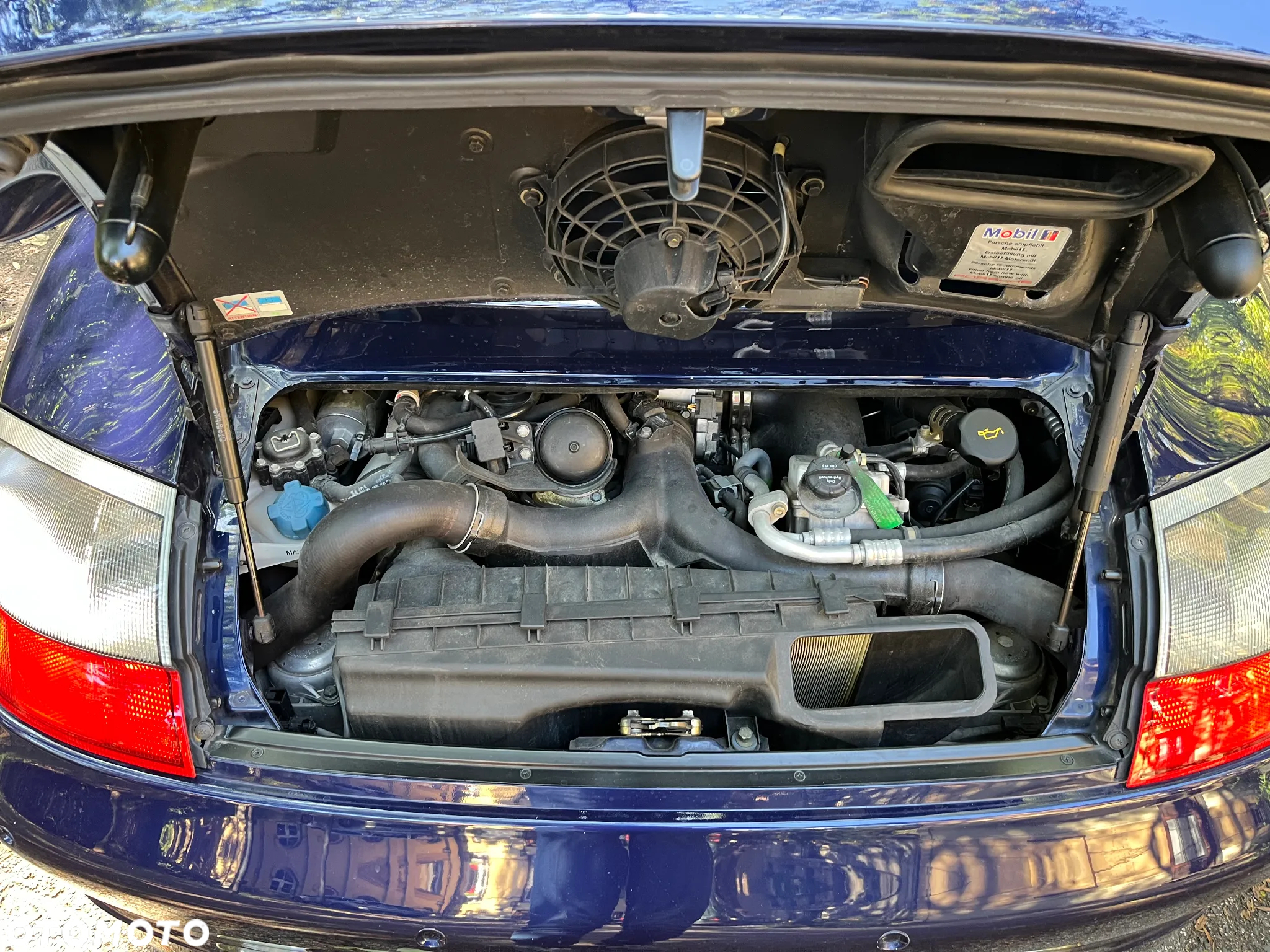 Porsche 911 Turbo - 12