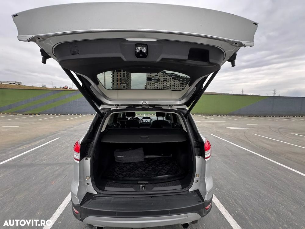 Ford Kuga 2.0 TDCi Powershift 4WD Titanium - 10