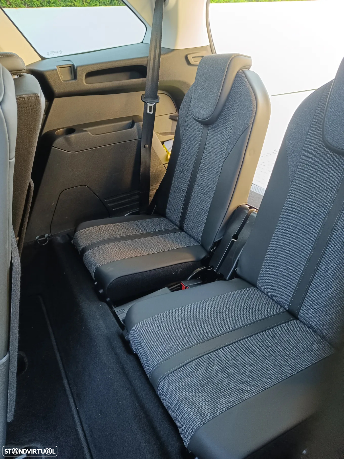 Peugeot 5008 1.5 BlueHDi Allure EAT8 - 12