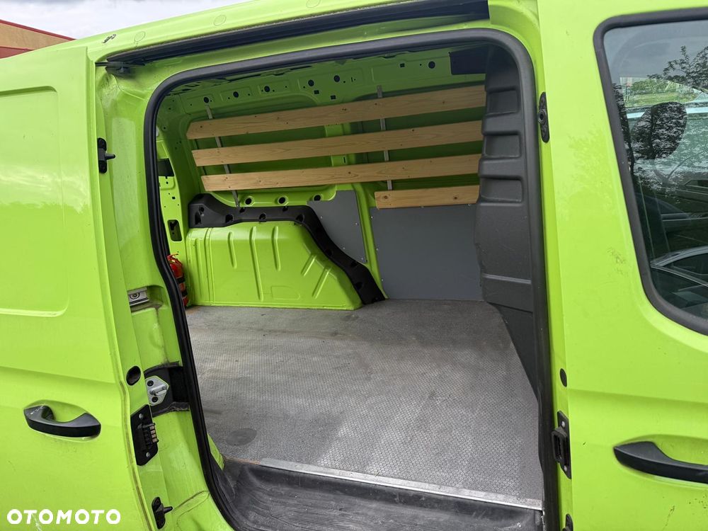 Volkswagen CADDY MAXI - 21