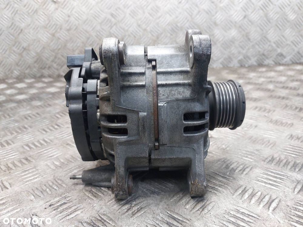 ALTERNATOR VOLKSWAGEN GOLF IV 1.9 TDI 028903028E ID: 238427 - 3