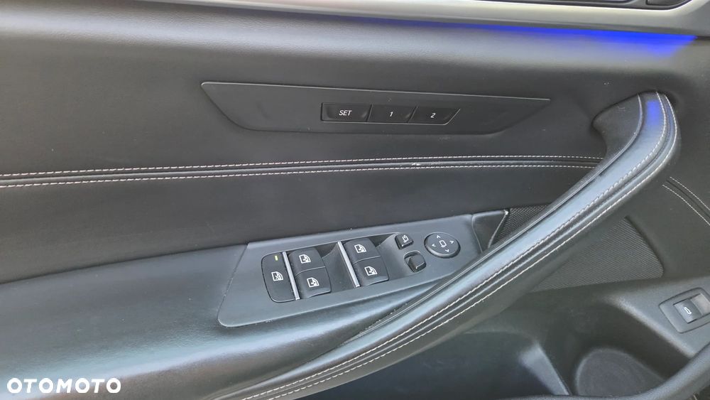 BMW Seria 5 520d Luxury Line sport - 17