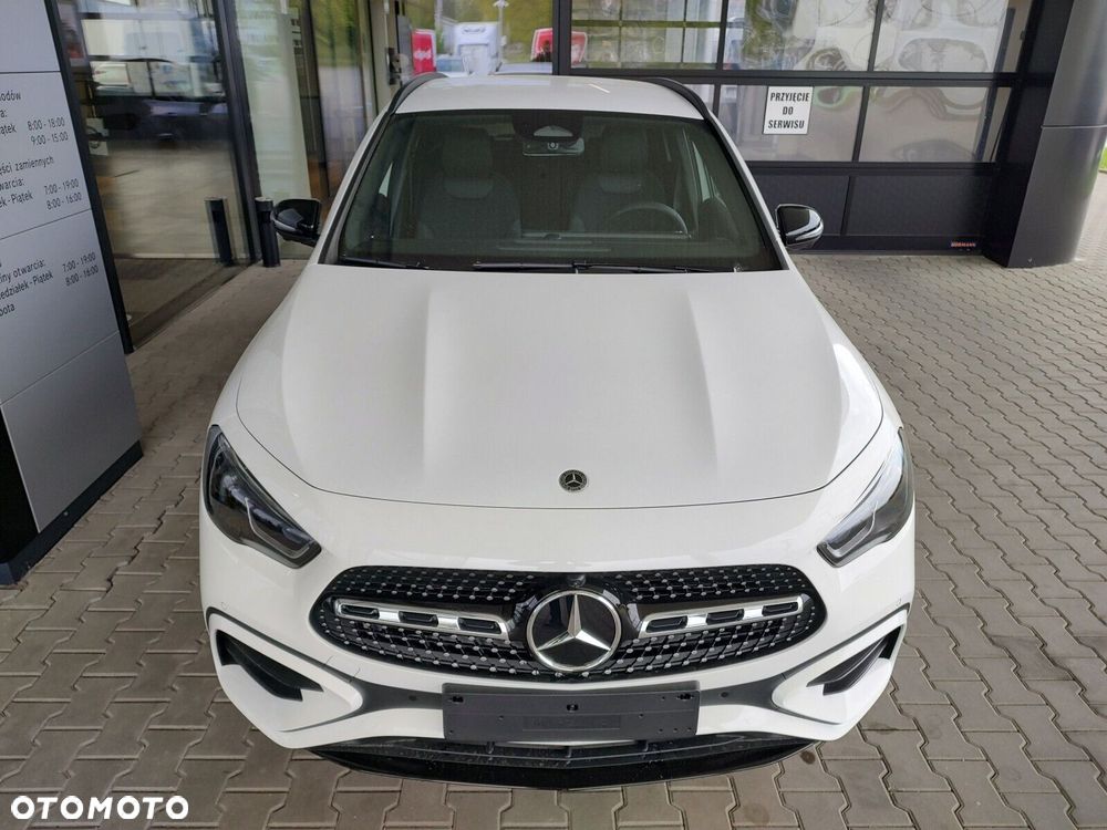 Mercedes-Benz GLA - 2
