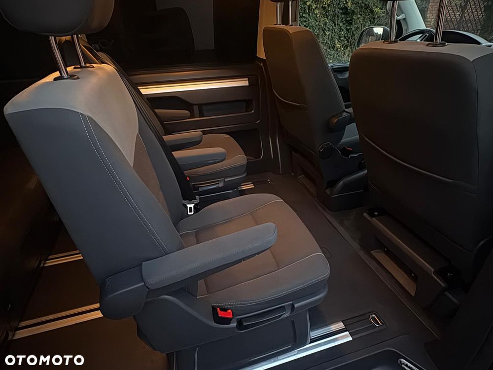 Volkswagen Multivan - 30
