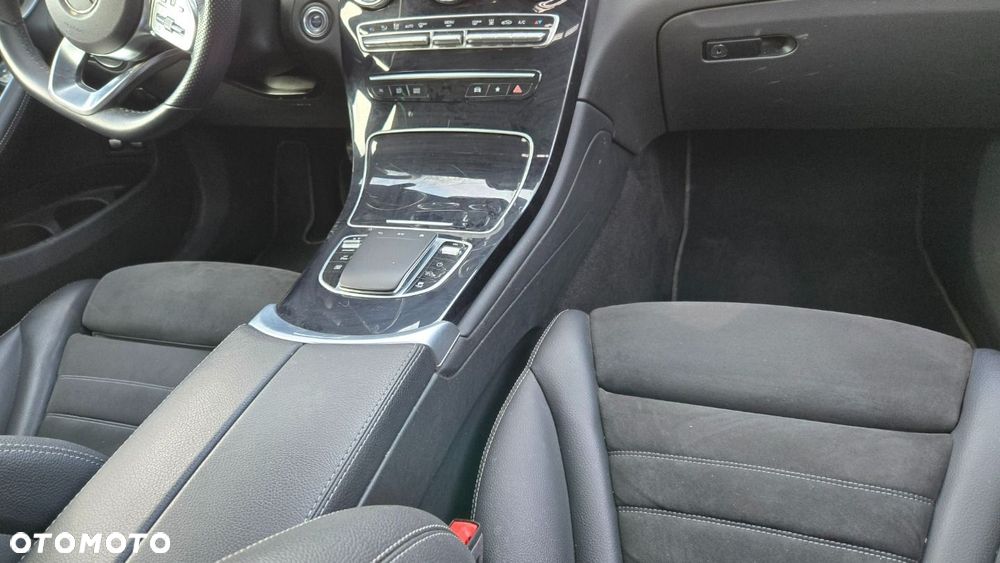 Mercedes-Benz GLC - 27