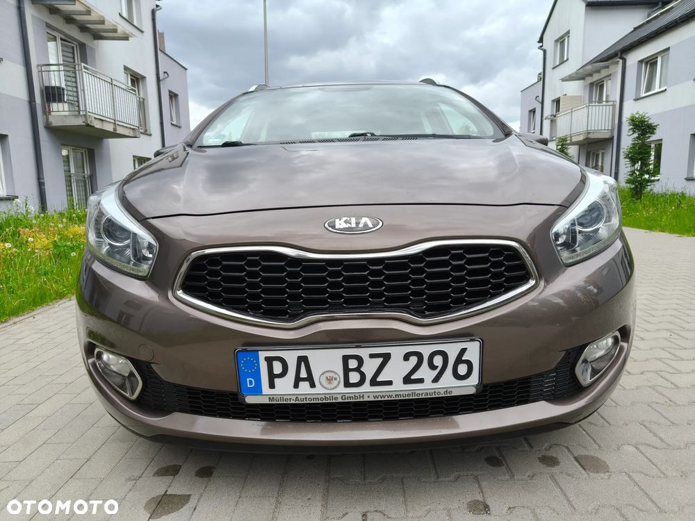 Kia Ceed - 11