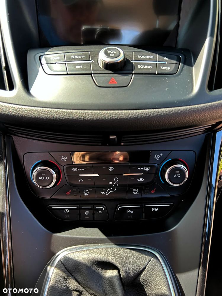 Ford Kuga 1.5 EcoBoost 2x4 Titanium - 21