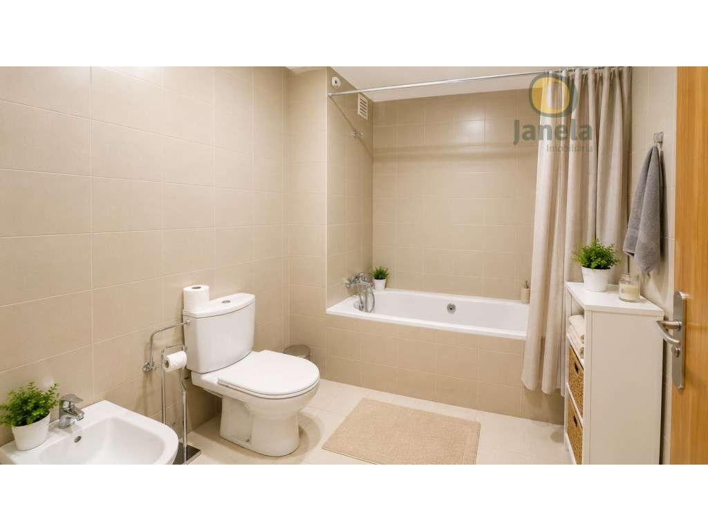 Apartamento T2, com garagem e arrumos - Grande imagem: 5/8