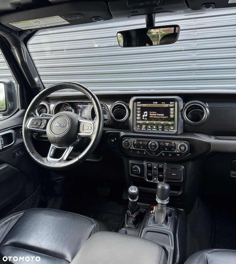 Jeep Wrangler - 21