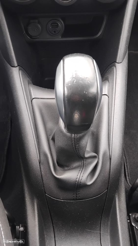 Peugeot 208 1.2 PureTech Style - 9