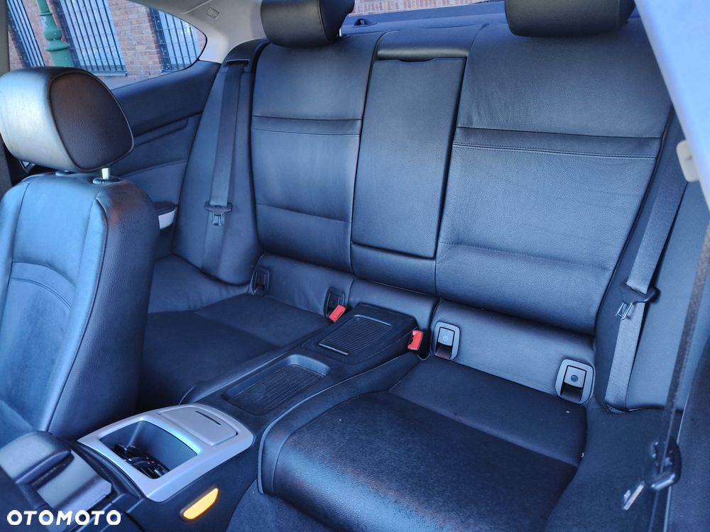 BMW Seria 3 325i - 9