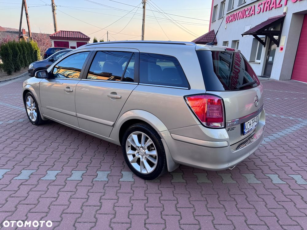 Opel Astra 2.0 Turbo Cosmo - 11