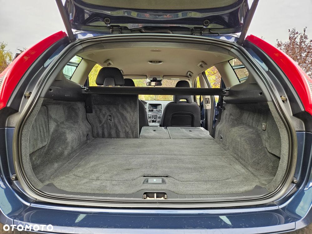 Volvo XC 60 D4 AWD Kinetic - 25