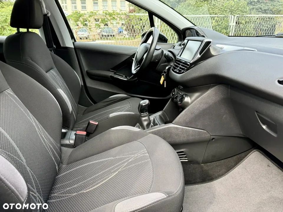 Peugeot 208 1.2 PureTech Allure - 29