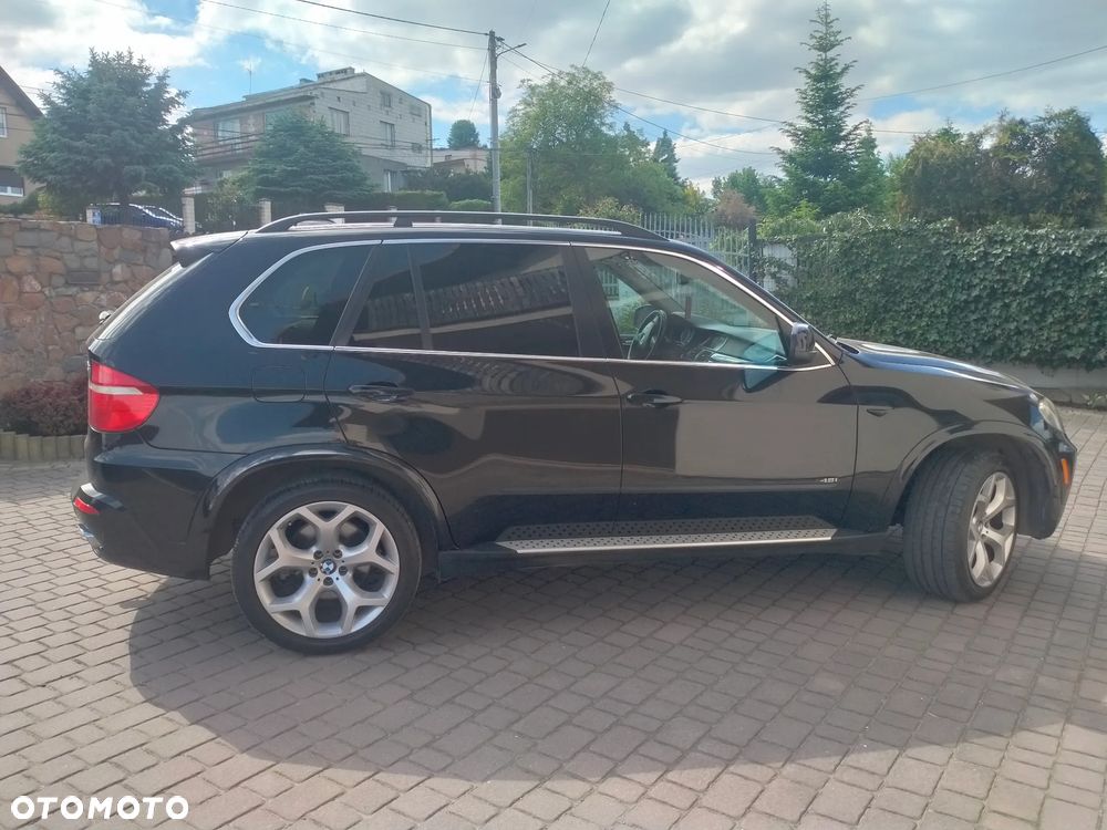 BMW X5 4.8i - 1