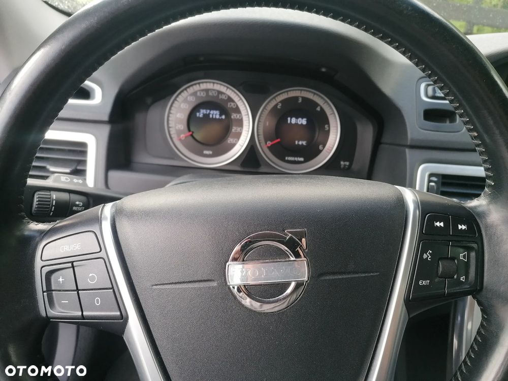 Volvo V70 D3 Summum - 12