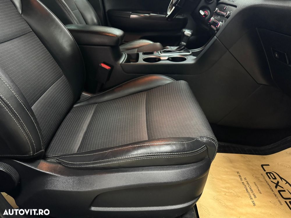 Kia Sportage 2.0 CRDI 4WD Automatik Dream-Team Edition - 4