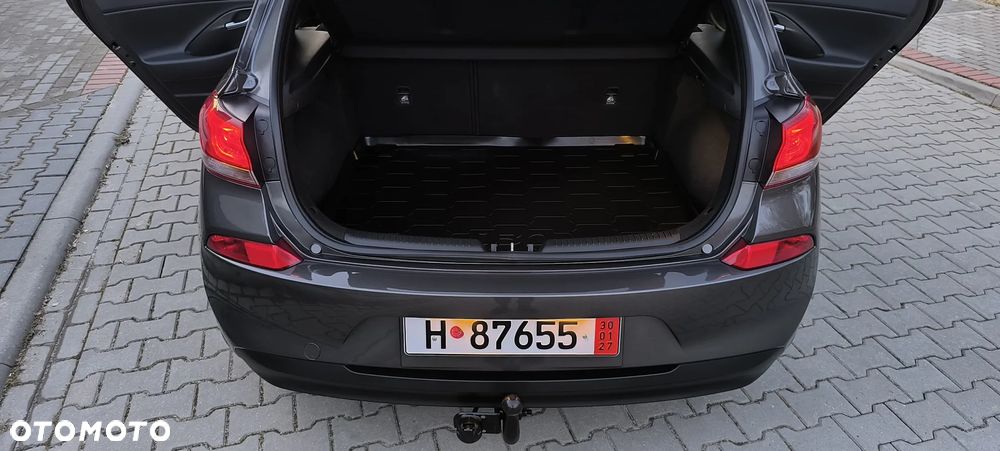 Hyundai i30 blue Kombi 1.6 CRDi Passion - 18