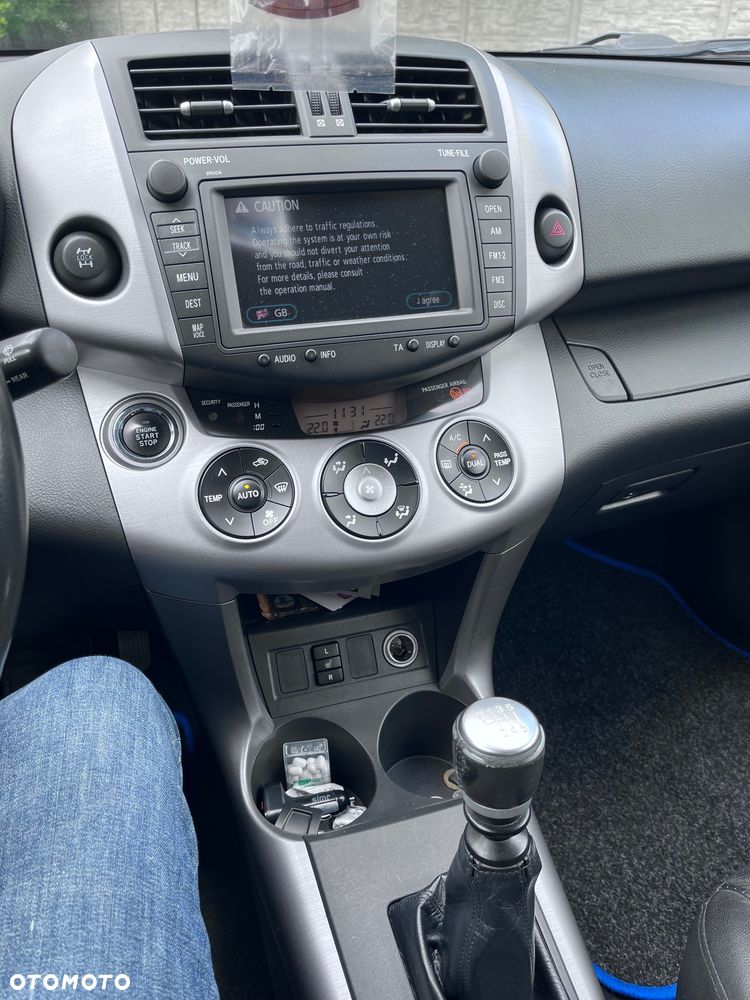 Toyota RAV4 - 9