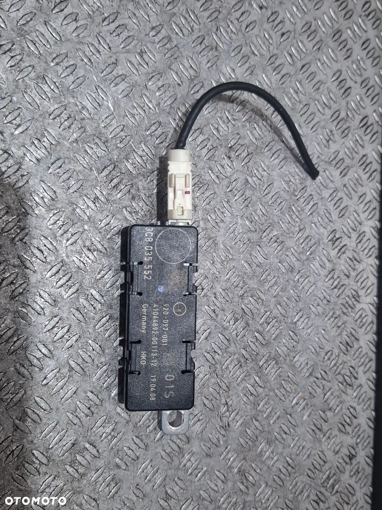 Wzmacniacz antenowy Volkswagen Passat CC 2009 rok nr 3C8035552 - 1