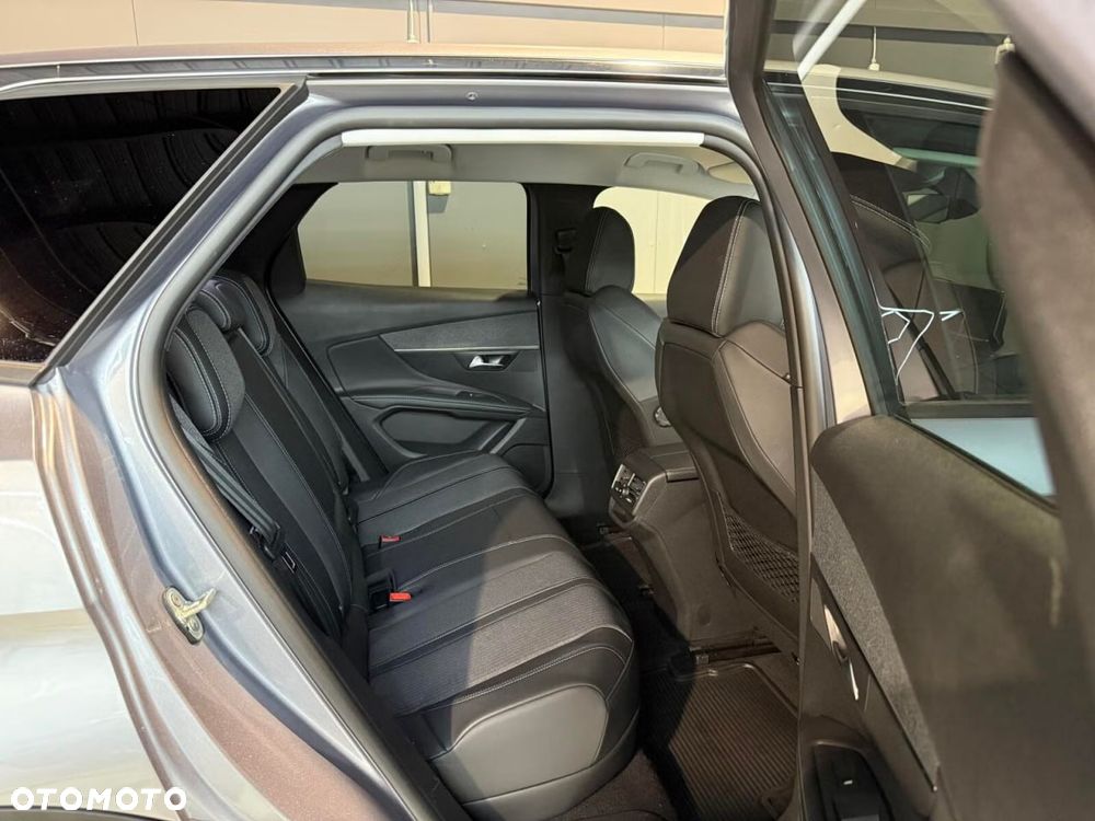 Peugeot 3008 1.6 PureTech Hybrid4 PHEV Allure Pack S&S EAT8 - 12