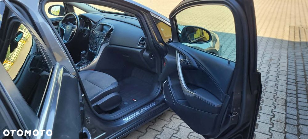 Opel Astra 2.0 CDTI Cosmo - 8