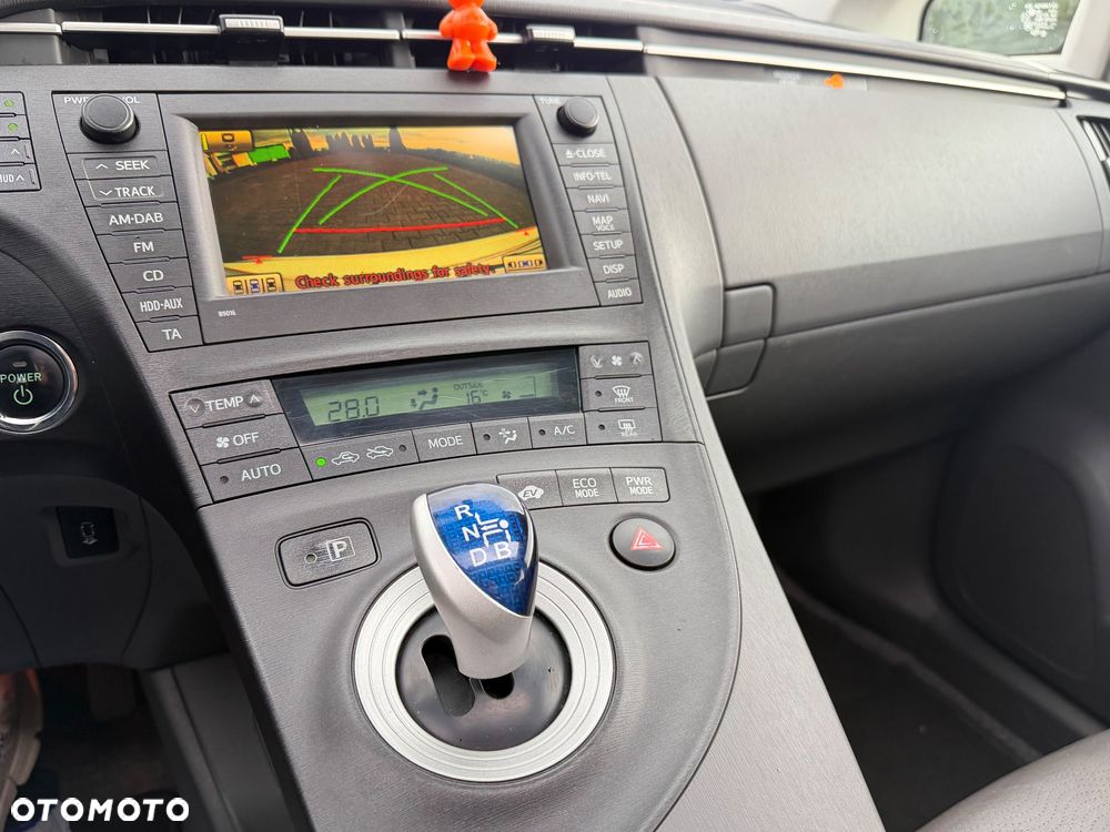 Toyota Prius 1.8 HSD Premium - 15