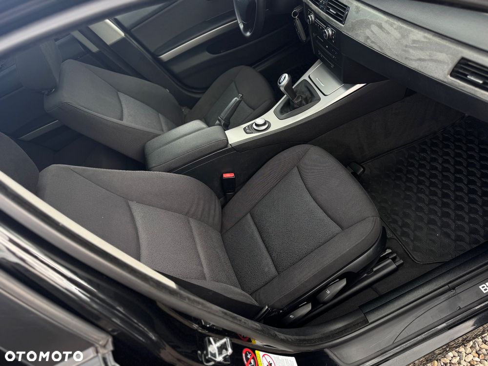 BMW Seria 3 318d DPF - 26