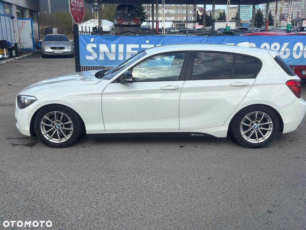 BMW Seria 1 116i - 11