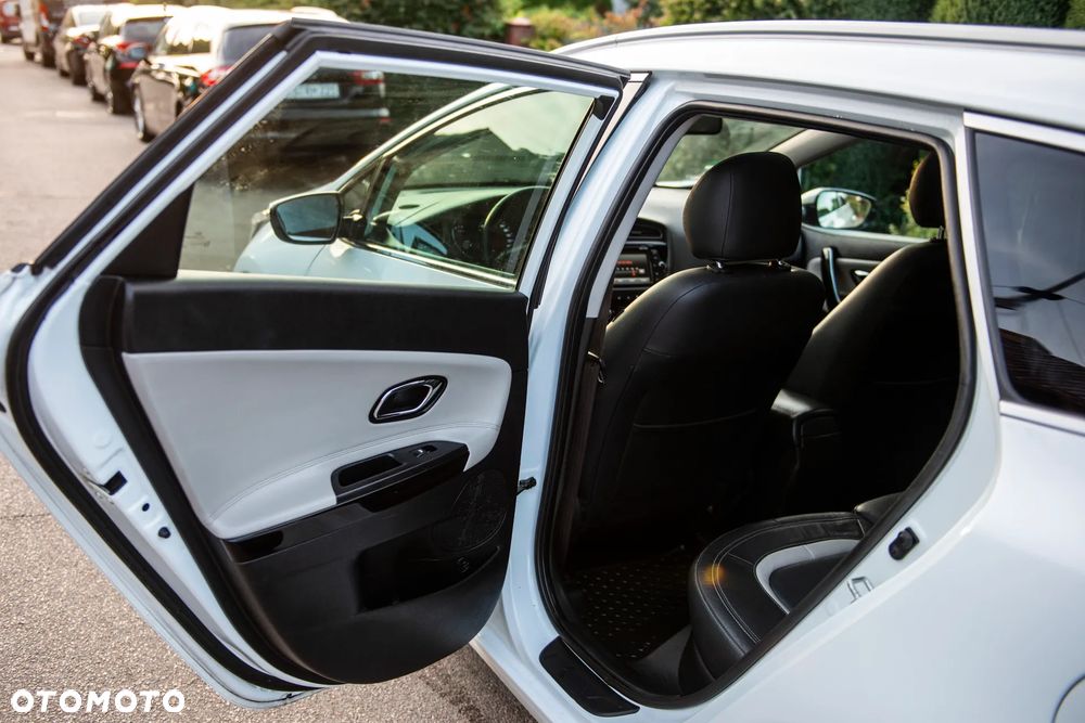 Kia Ceed 1.6 GDI DCT Platinum Edition - 30
