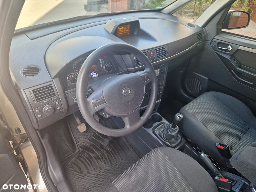 Opel Meriva 1.6 Essentia - 10