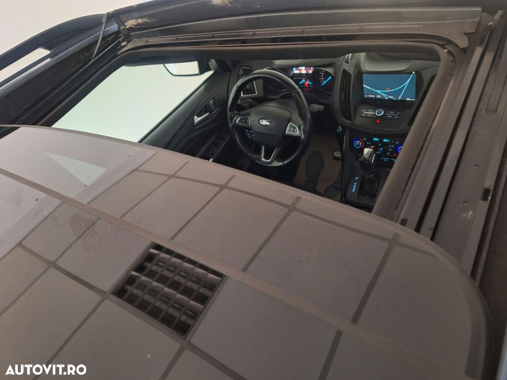 Ford Kuga 2.0 TDCi 4WD Powershift ST-Line - 28