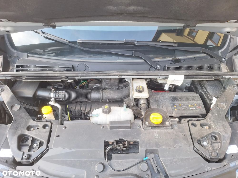 Renault Trafic 2.0 dCi - 31
