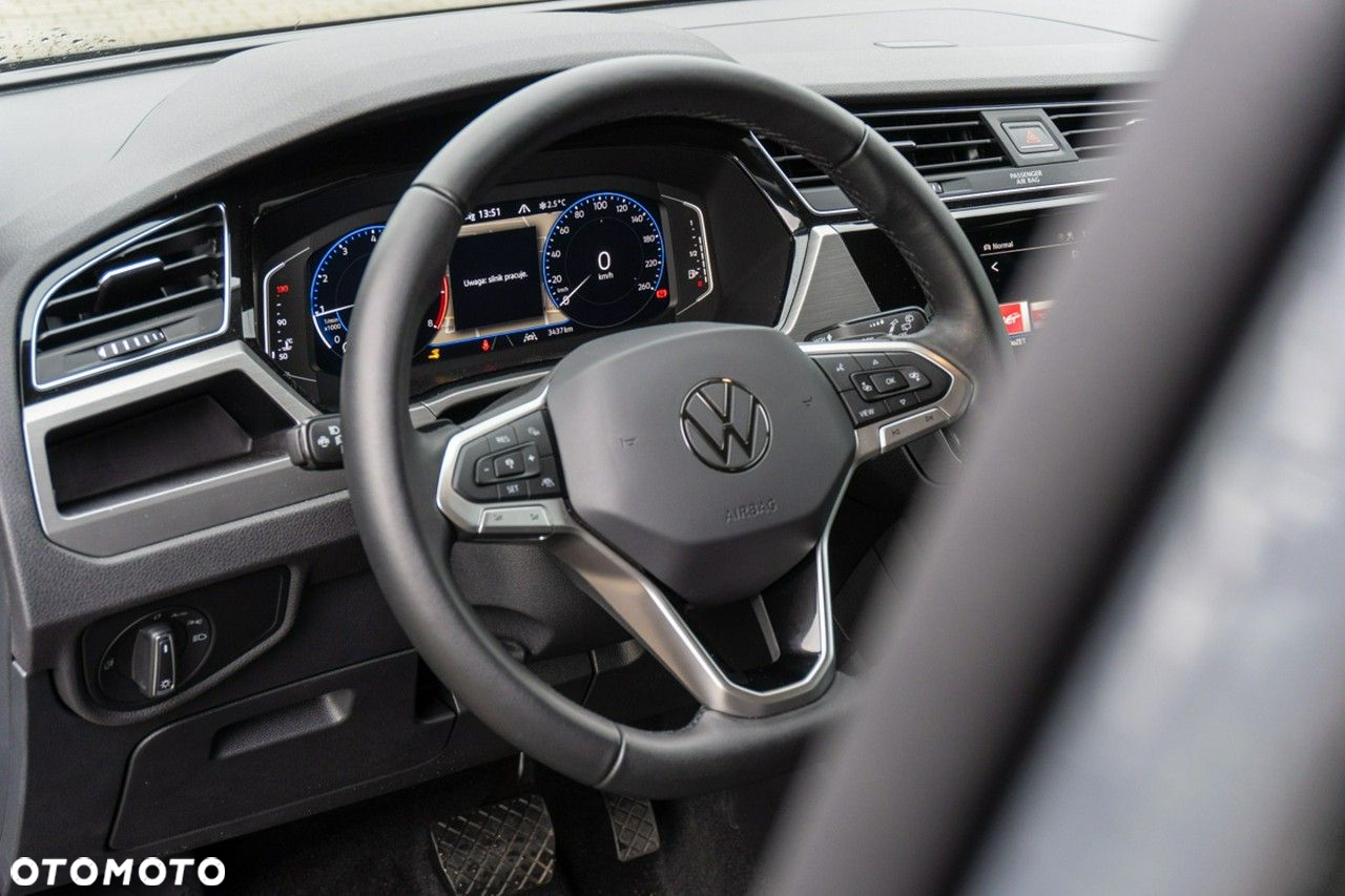Volkswagen Touran - 12