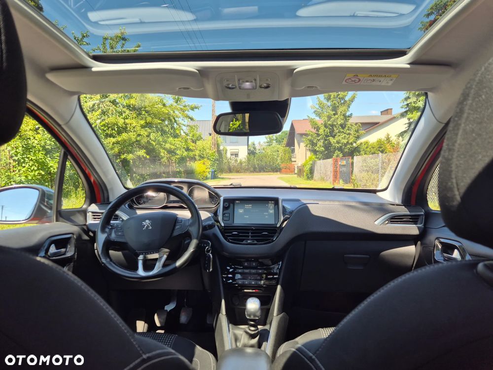 Peugeot 208 - 23