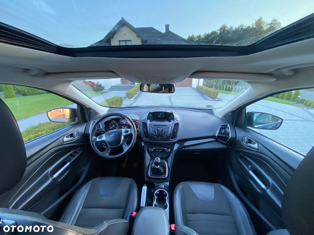 Ford Kuga 1.5 EcoBoost 2x4 Titanium - 6