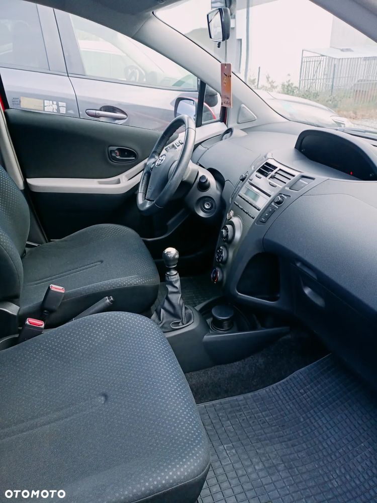 Toyota Yaris 1.33 2010 - 10
