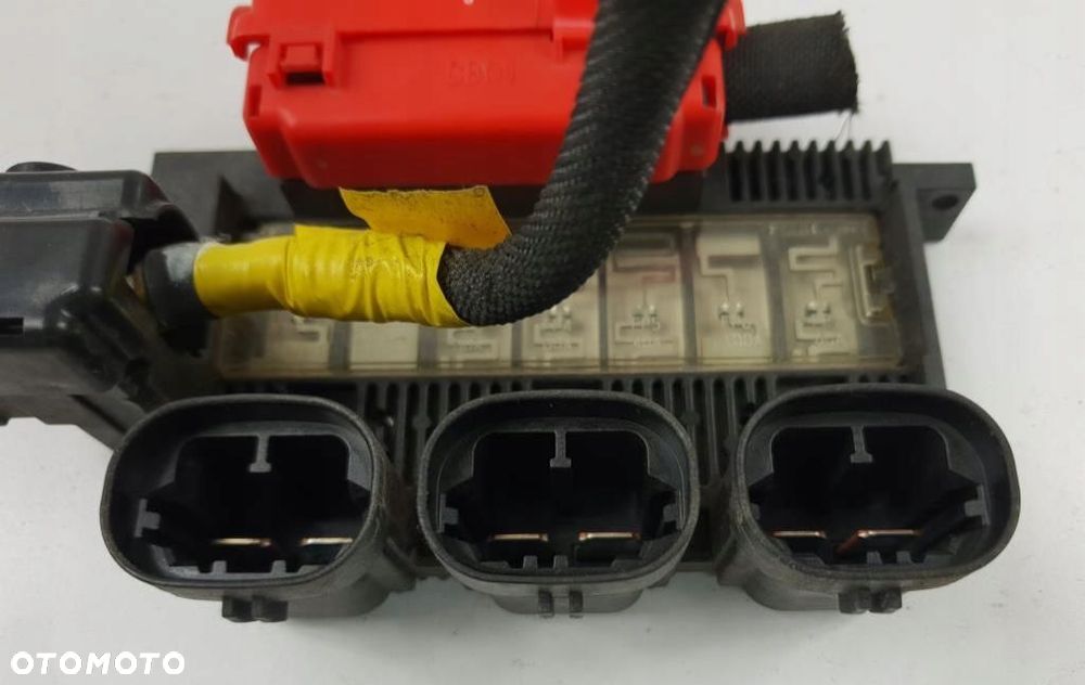 SKRZYNKA BEZPIECZNIKÓW CITROEN C5 III 3.0 V6 HDI - 3