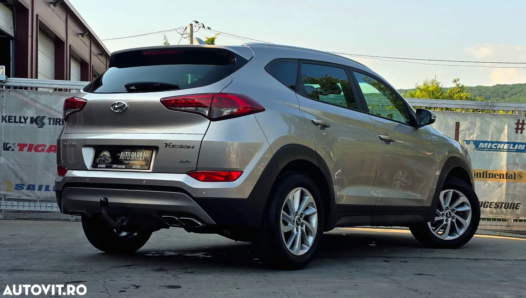 Hyundai Tucson 2.0 CRDI 4WD Automatik Advantage - 4