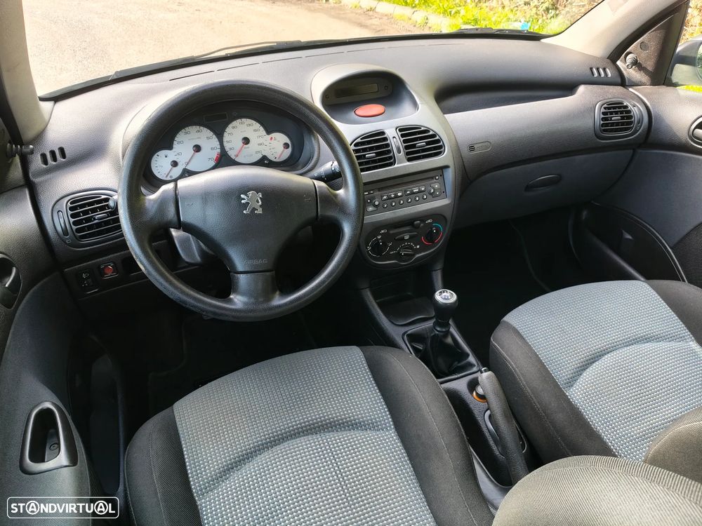Peugeot 206 1.1 Color Line - 12