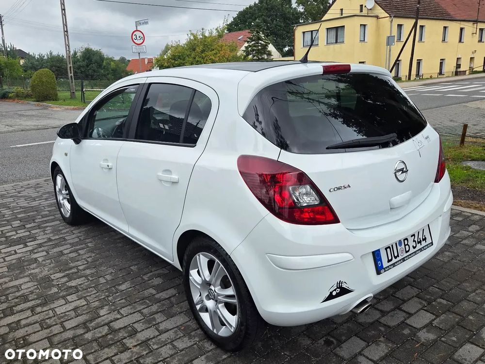 Opel Corsa 1.4 16V Cosmo - 6