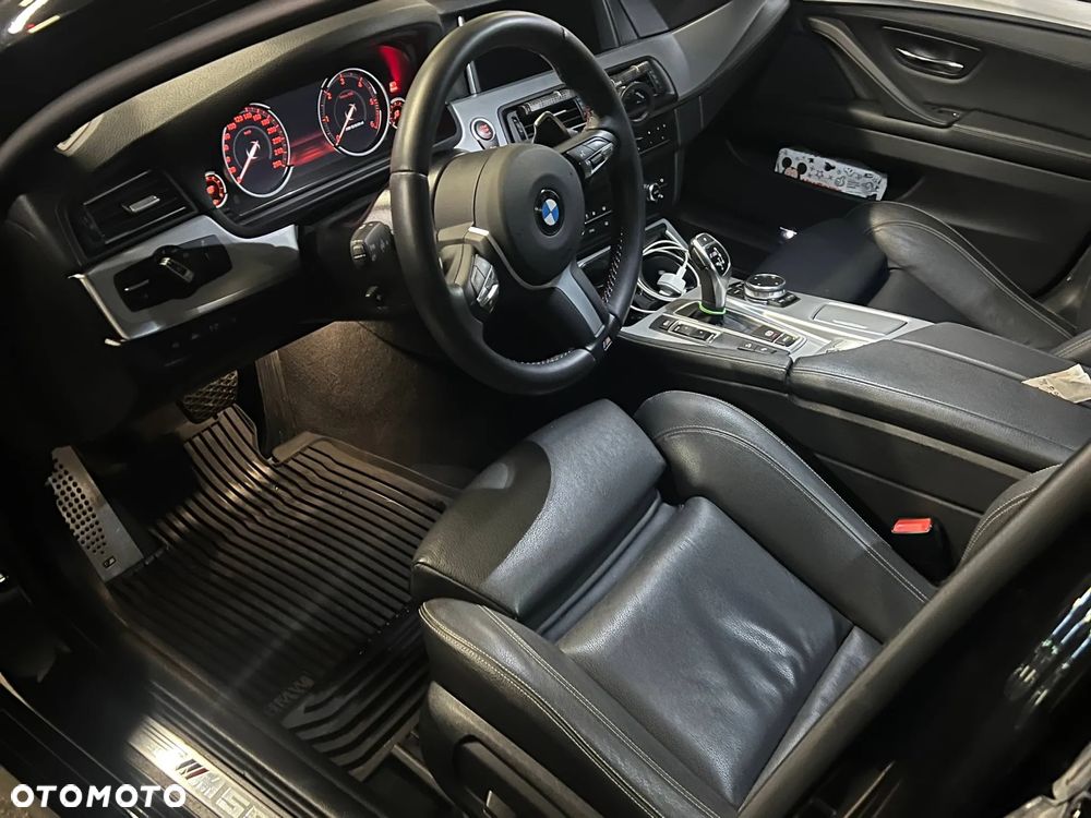BMW Seria 5 M550d xDrive Sport-Aut - 8
