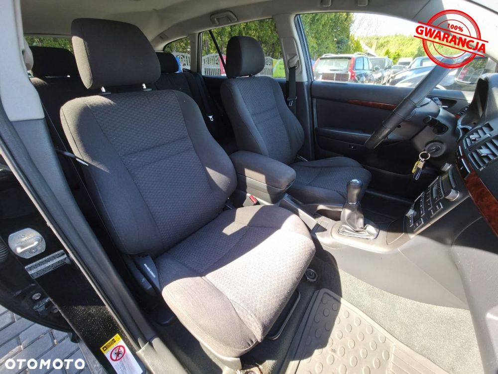 Toyota Avensis - 25