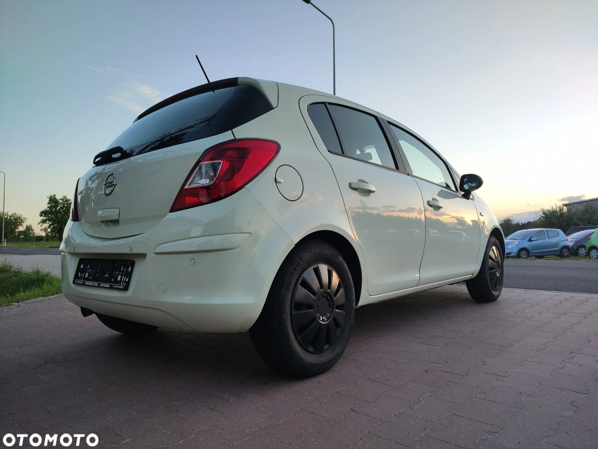 Opel Corsa 1.2 16V Enjoy - 14