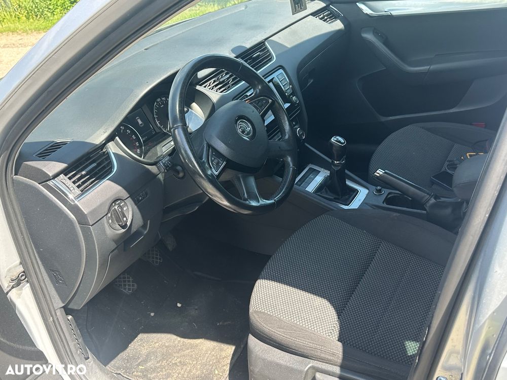 Skoda Octavia 1.6 TDI ELEGANCE - 6
